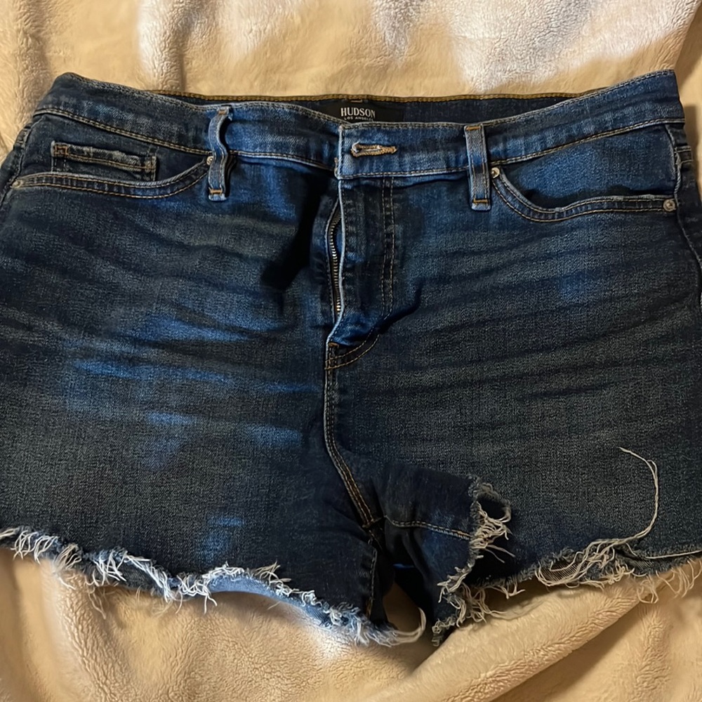 Gently worn Hudson Gemma shorts